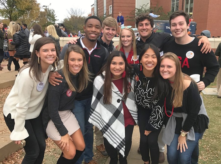 (front) McKenzie Armes, Bailey Toth, Roya Naghepour, Li Anne Harris, Erin Caplan (back) Julius Thomas, Cameron Keen, Rachel Keipper, Jesse Kerzner, Jimmy Campbell