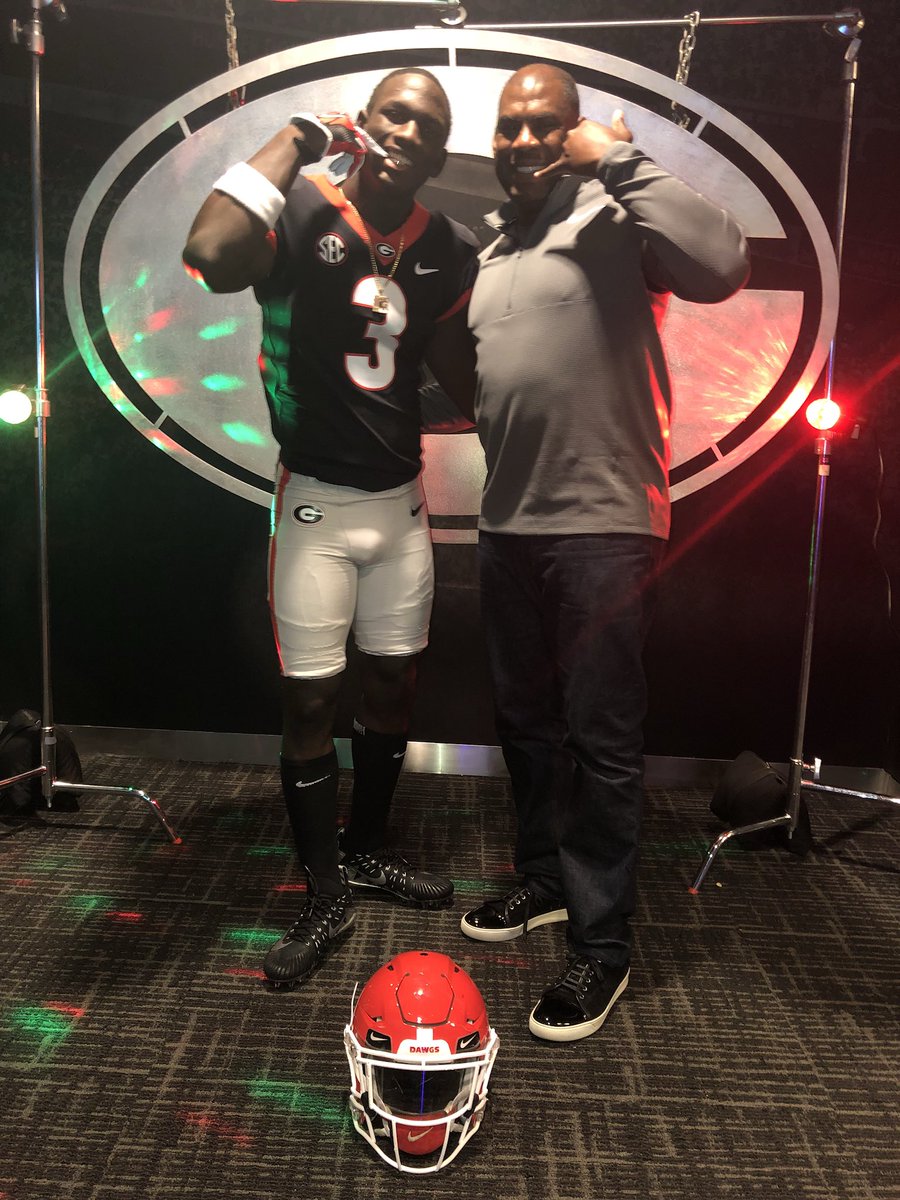 2018 defensive back Divaad Wilson with UGA defensive coordinator Mel Tucker (Photo from Divaad Wilson / Twitter)