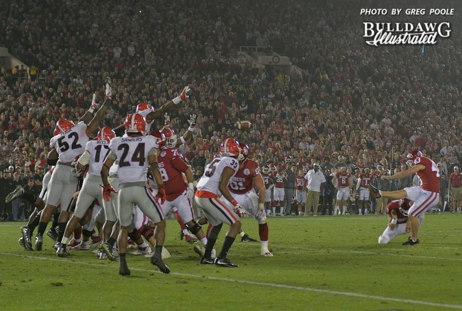 Lorenzo Carter (7) blocking the Sooner field goal attempt in the second overtime period was one of the keys of the Bulldogs 54-48 Rose Bowl victory on Monday, Jan. 1, 2018.