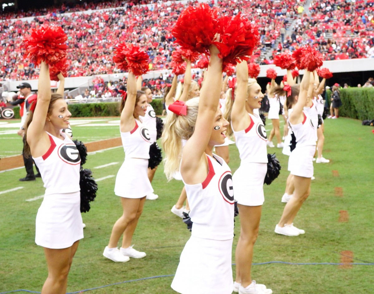 Georgia cheerleaders cheer on the Bulldawgs and get the crowd pumped up during the 2nd half Southern U vs. Georgia, September 26, 2015 (Photo by Greg Poole / Bulldawg Illustrated)