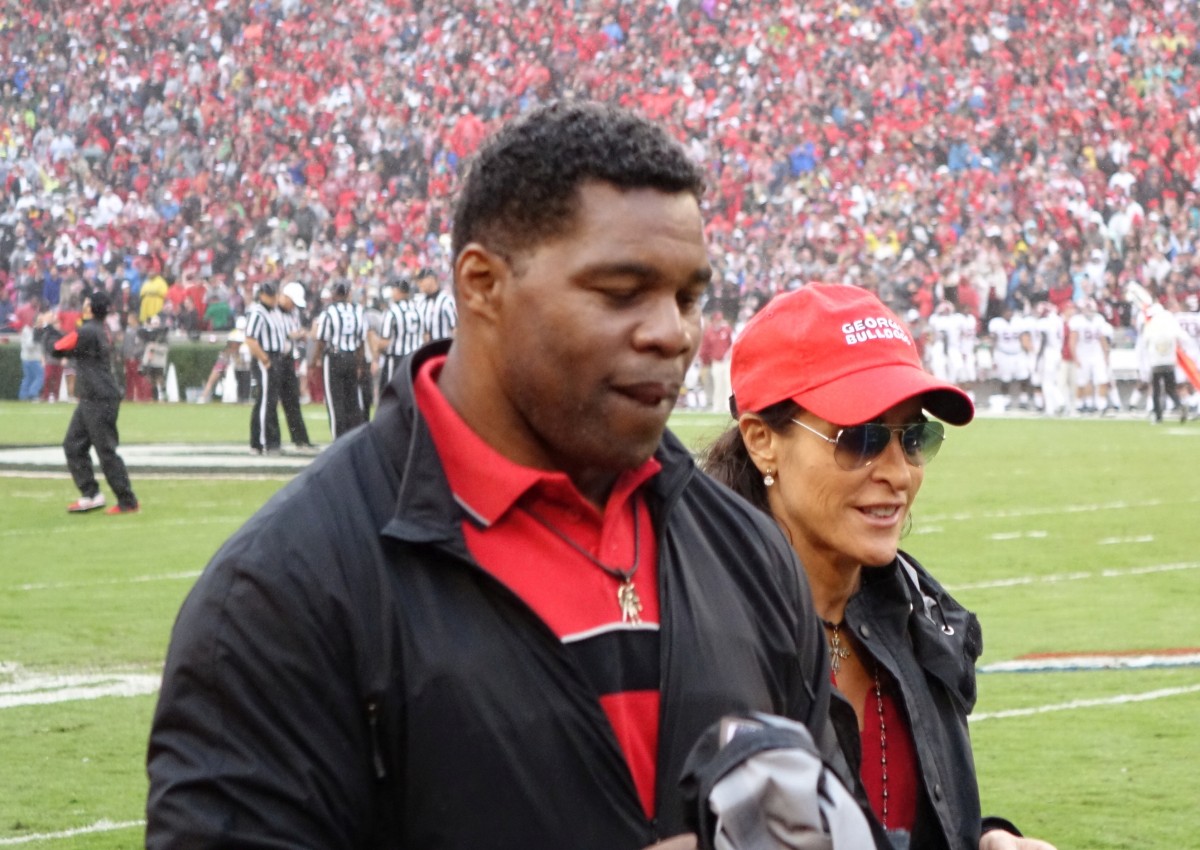 Herschel Walker Honorary Team Captain for the Alabama vs. Georgia game 10-03-2015 (Photo by Greg Poole / Bulldawg Illustrated)