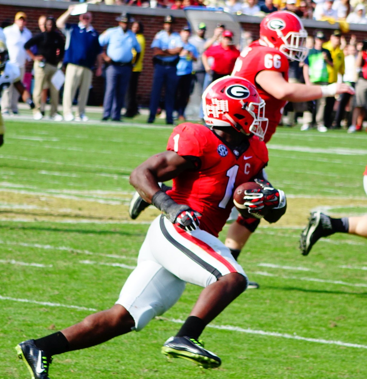 Sony Michel 3rd quarter rush - UGA vs. GT 28-Nov-2015 (Photo by Bulldawg Illustrated's Greg Poole)