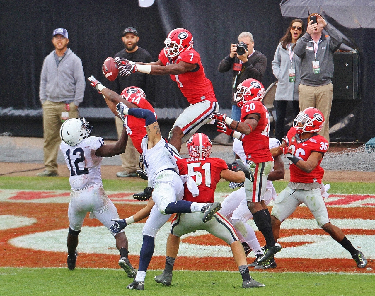 Lorenzo Carter knocks down game winner - Dawgs 24 PennSt 17 - 1-2-16