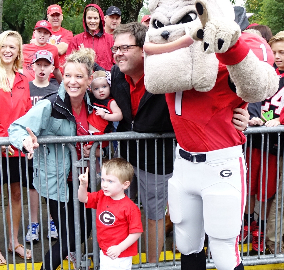 Dawg Walk Kids with Hairy Dawg (photo by Bulldawg Illustrated's Greg Poole)