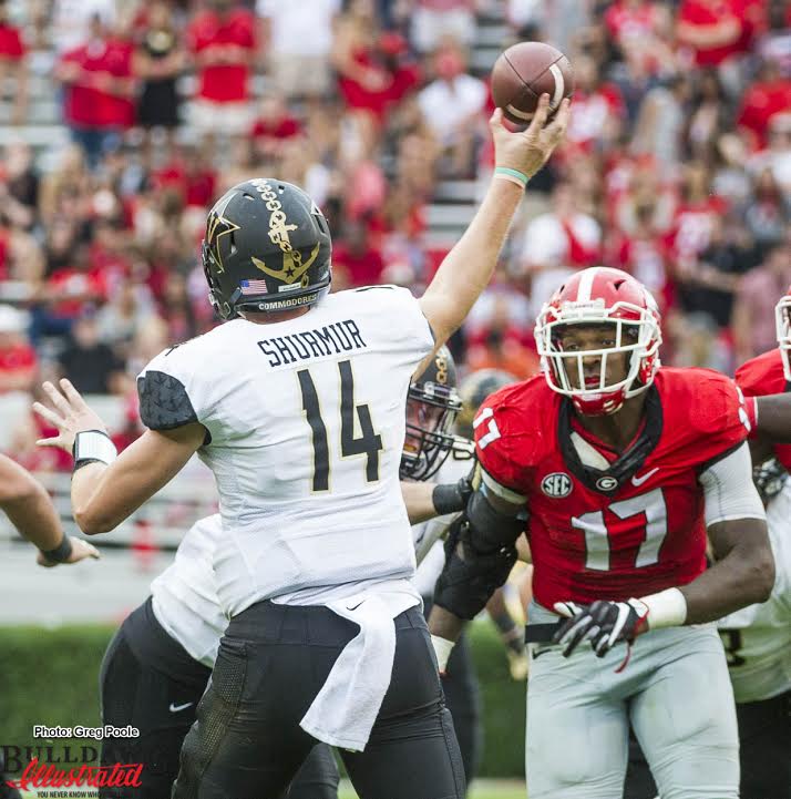 Davin Bellamy (17) bears down on Vandy QB Kyle Shurmur (14)