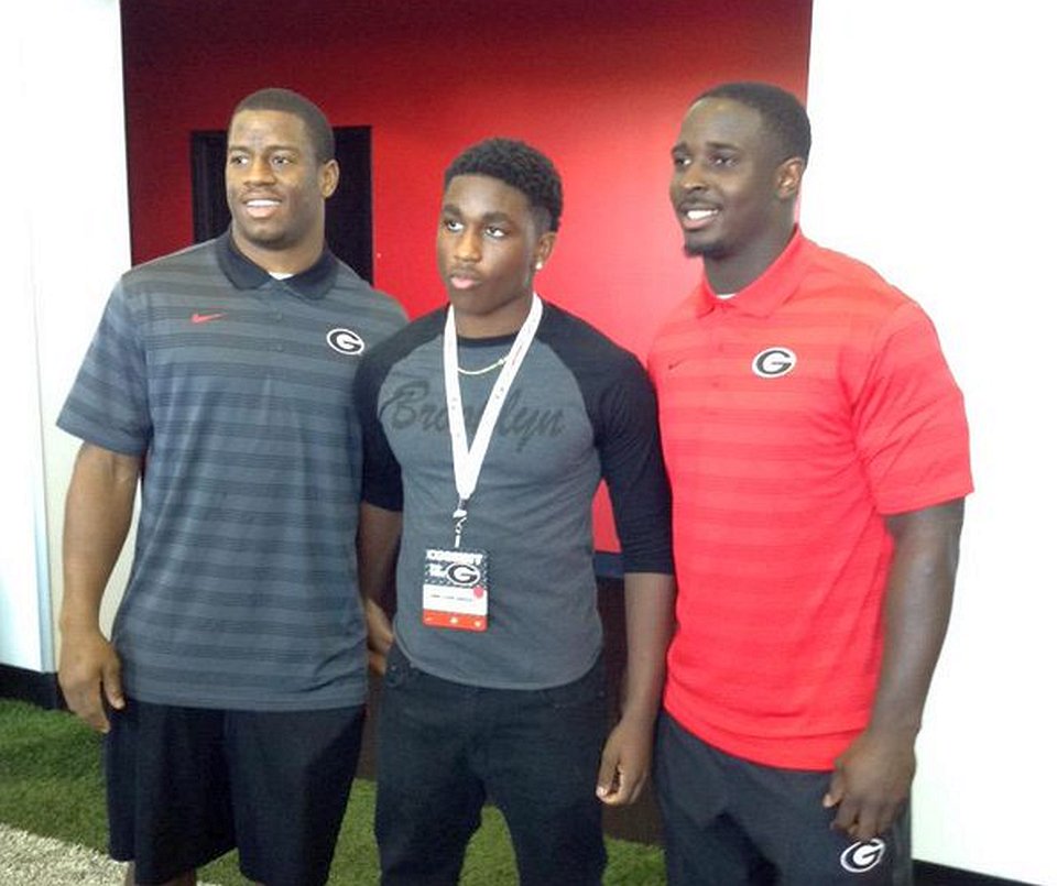 Gino Appleberry Jr. (middle) with UGA RBs Nick Chubb (left) and Sony Michel (right) (photo from Gino Appleberry Jr. - Twitter)