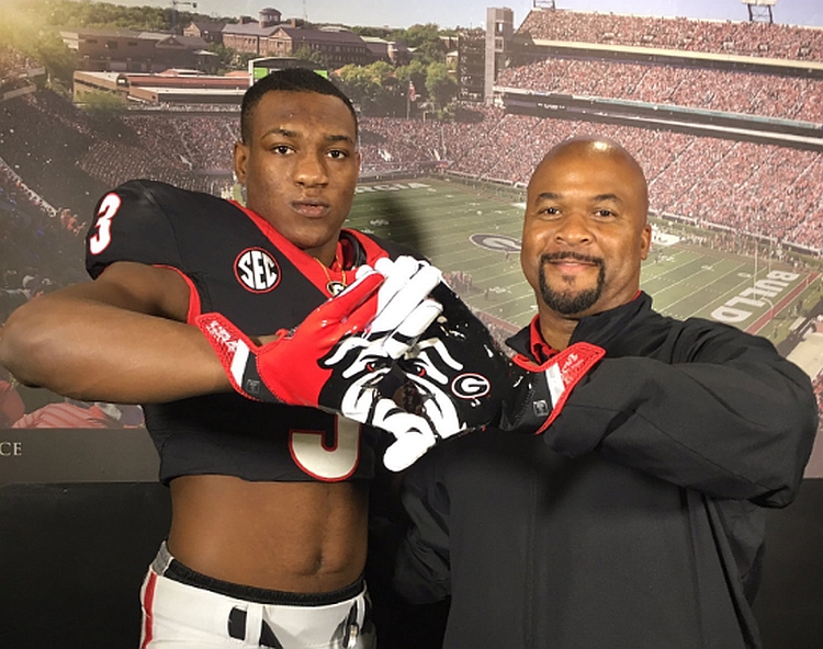 Zamir White with Georgia RB Coach Dell McGee (photo from Zamir White - Twitter)