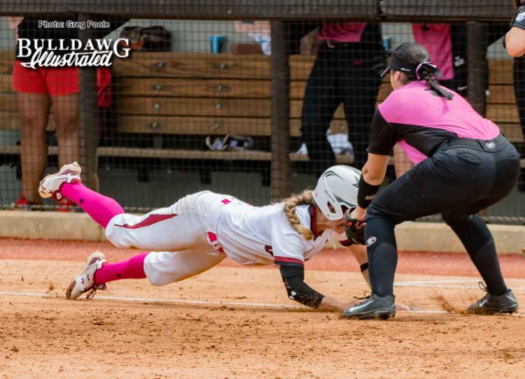 Alyssa DiCarlo tags a South Carolina player caught in a rundown – Georgia vs. South Carolina – April 29, 2017