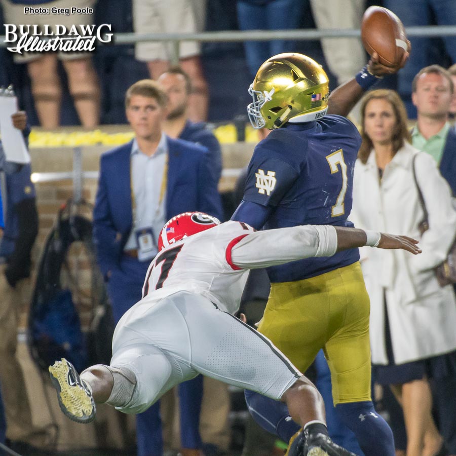 Davin Bellamy with the hurry – Georgia vs. Notre Dame 2017